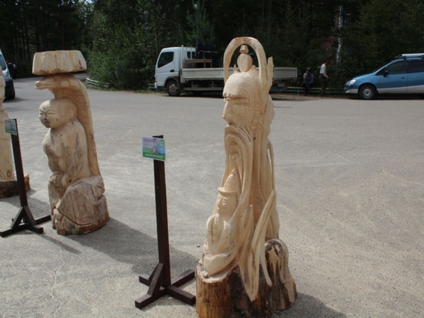Межрегиональный конкурс мастеров резьбы по дереву впервые прошел в Агинском Бурятском округе